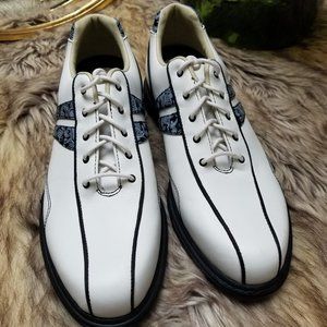 Brand New womens Callaway Golf Shoes